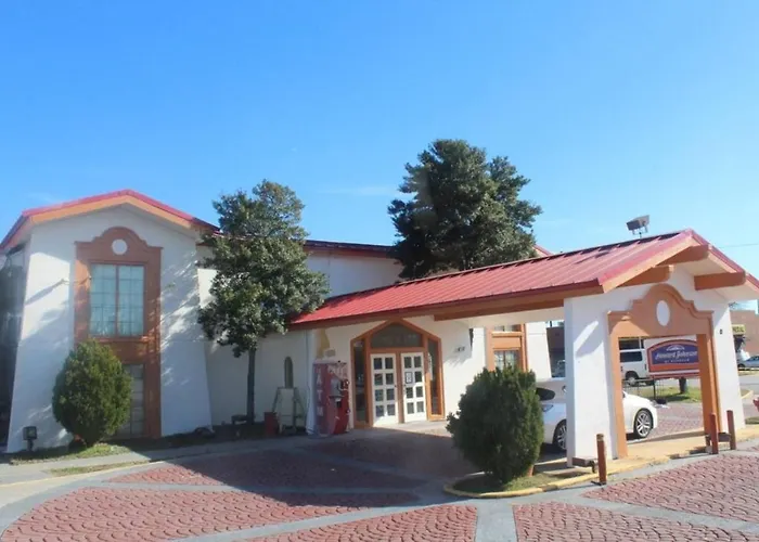 Howard Johnson By Wyndham Atlanta College Park